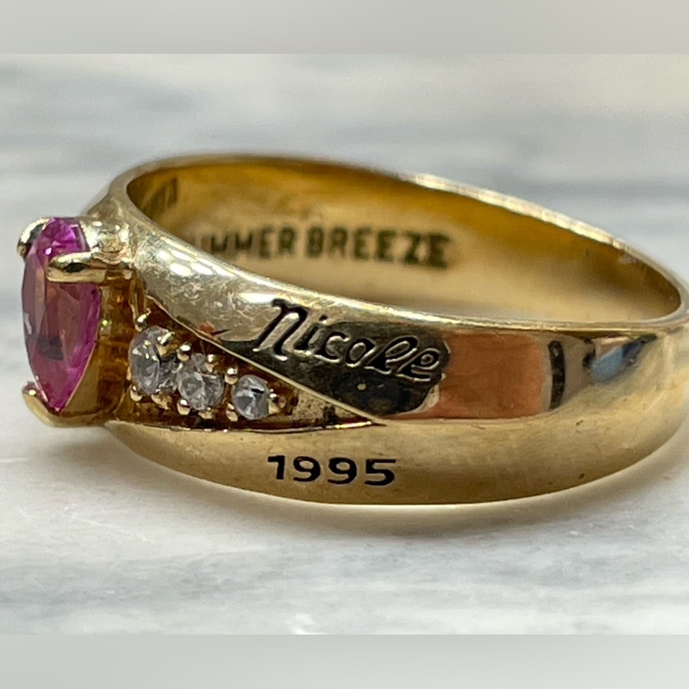 Vintage 1995 Class Ring Gold plated Pink Pear Stone CZ Accent Wildcats HS Size 6 - Picture 4 of 15